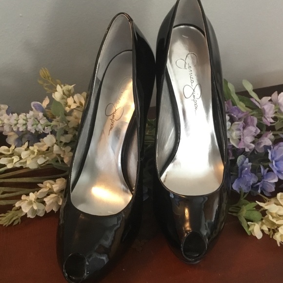 Jessica Simpson patten leather heels - Picture 3 of 4